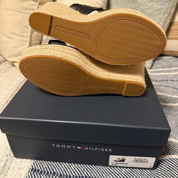 Tommy Hilfiger Kharie Wedges - Picture 3 of 8